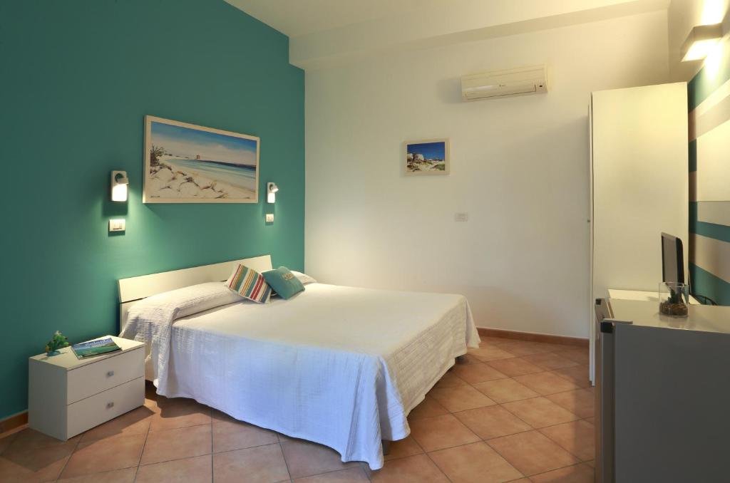 immagine 3 Camera Friday B&B Happy Days Santa Maria al Bagno vicino Nardò sul Golfo di Gallipoli